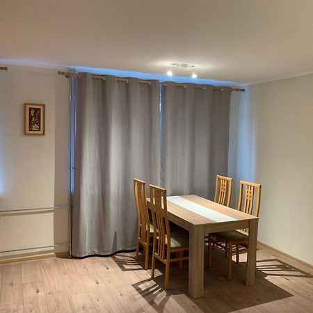 Dikol Two-Room Apartment-Self Check-In & Free Parking Near City Center 塔林 外观 照片