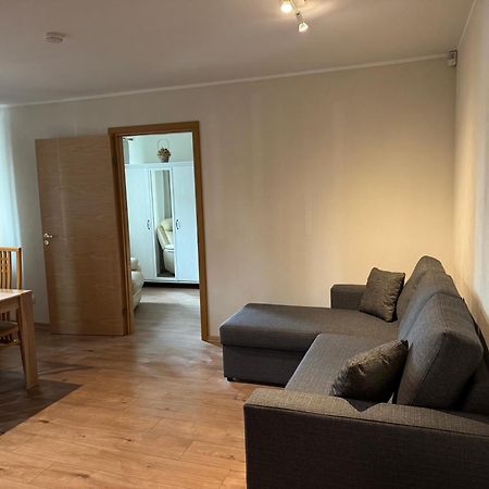 Dikol Two-Room Apartment-Self Check-In & Free Parking Near City Center 塔林 外观 照片