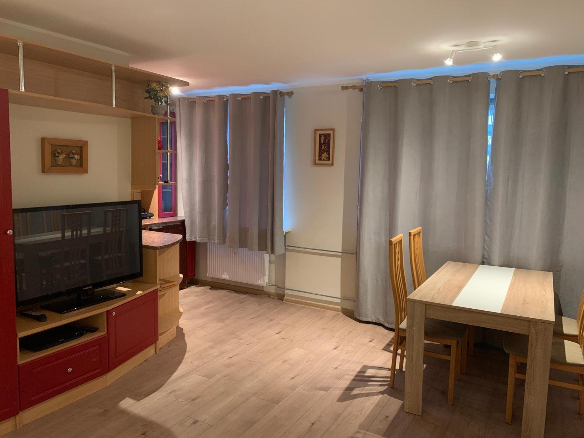 Dikol Two-Room Apartment-Self Check-In & Free Parking Near City Center 塔林 外观 照片