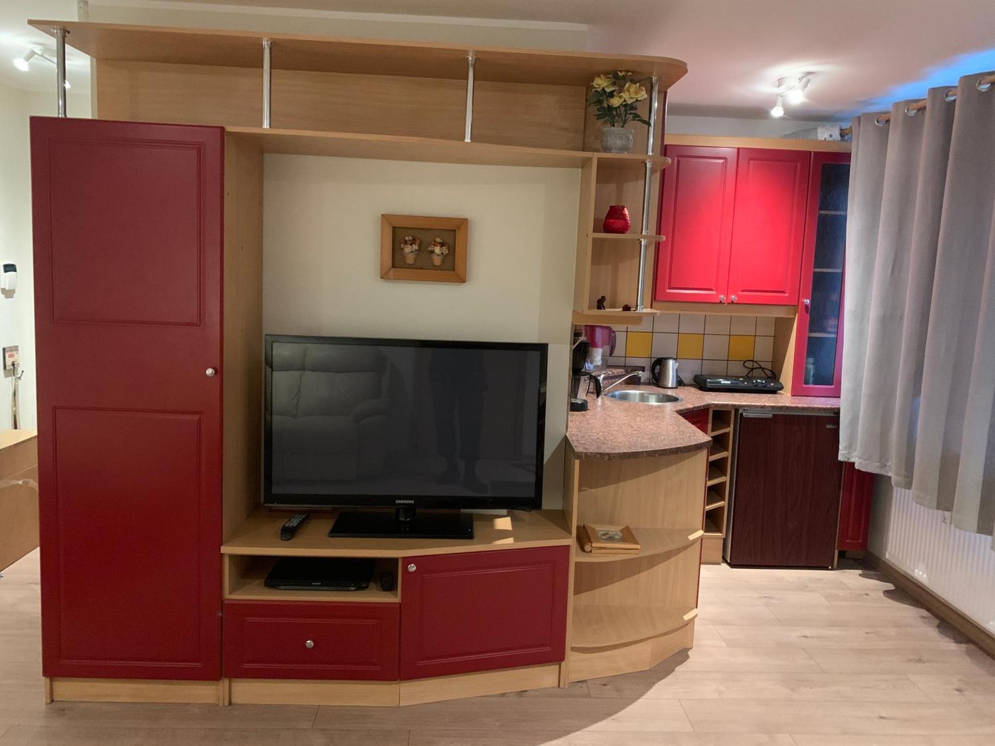 Dikol Two-Room Apartment-Self Check-In & Free Parking Near City Center 塔林 外观 照片