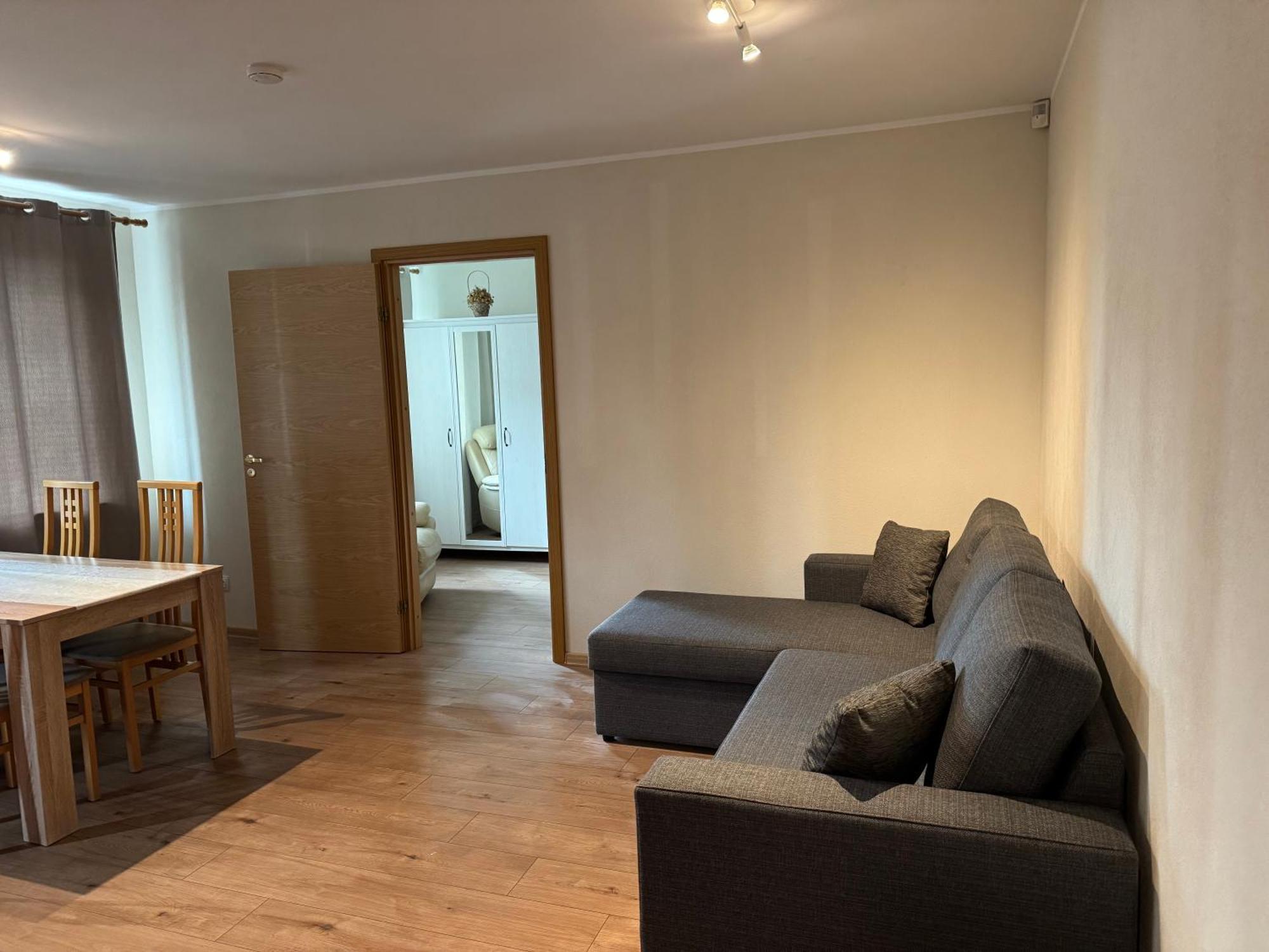 Dikol Two-Room Apartment-Self Check-In & Free Parking Near City Center 塔林 外观 照片